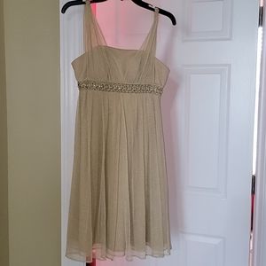 Jessica Howard gold prom dress